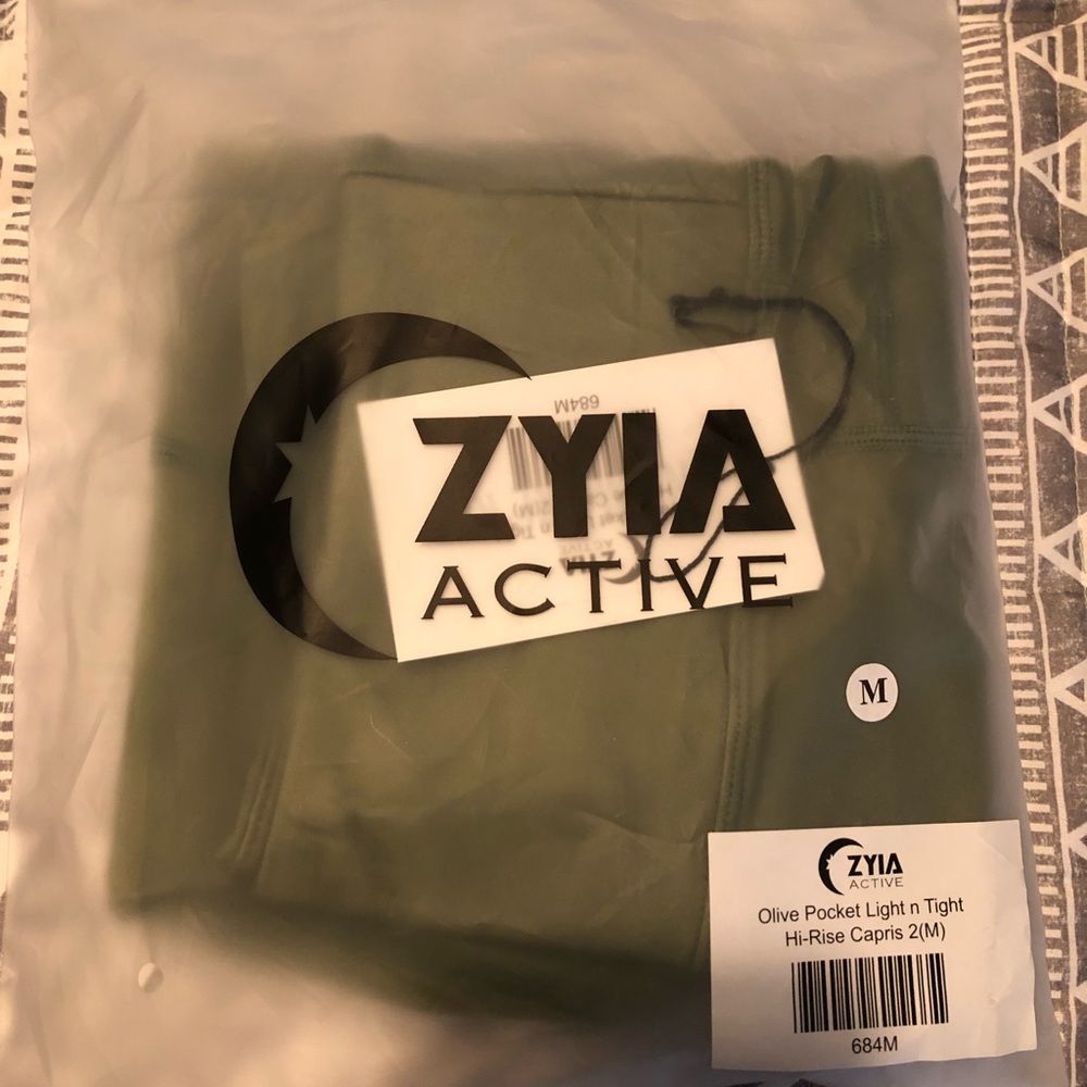 Zyia High Rise Capris